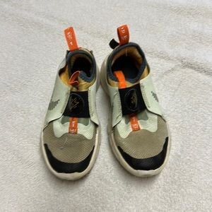 11C Boys Nike Sneakers - in good condition!